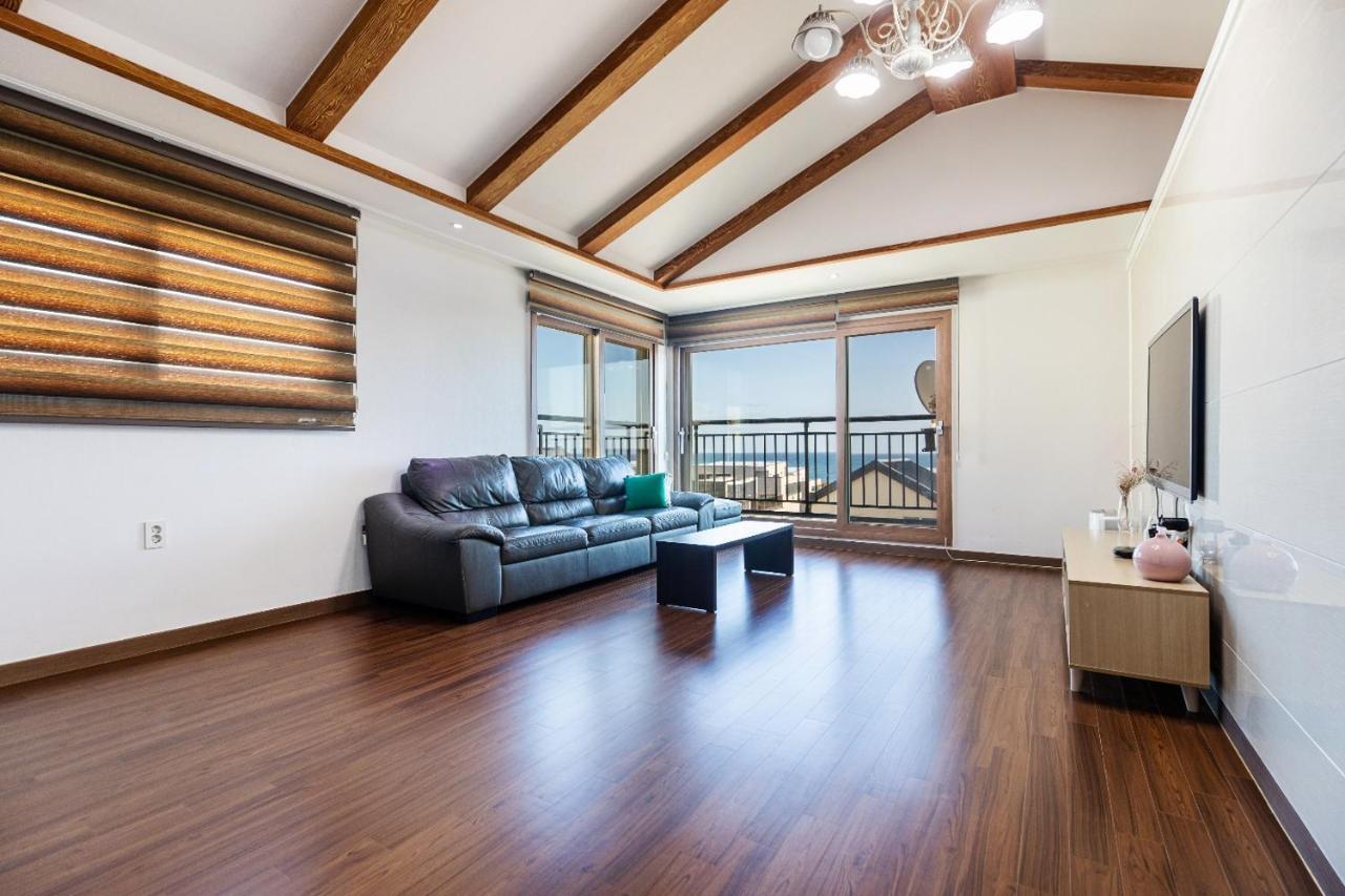 Haevichi Private Pension Seogwipo Esterno foto