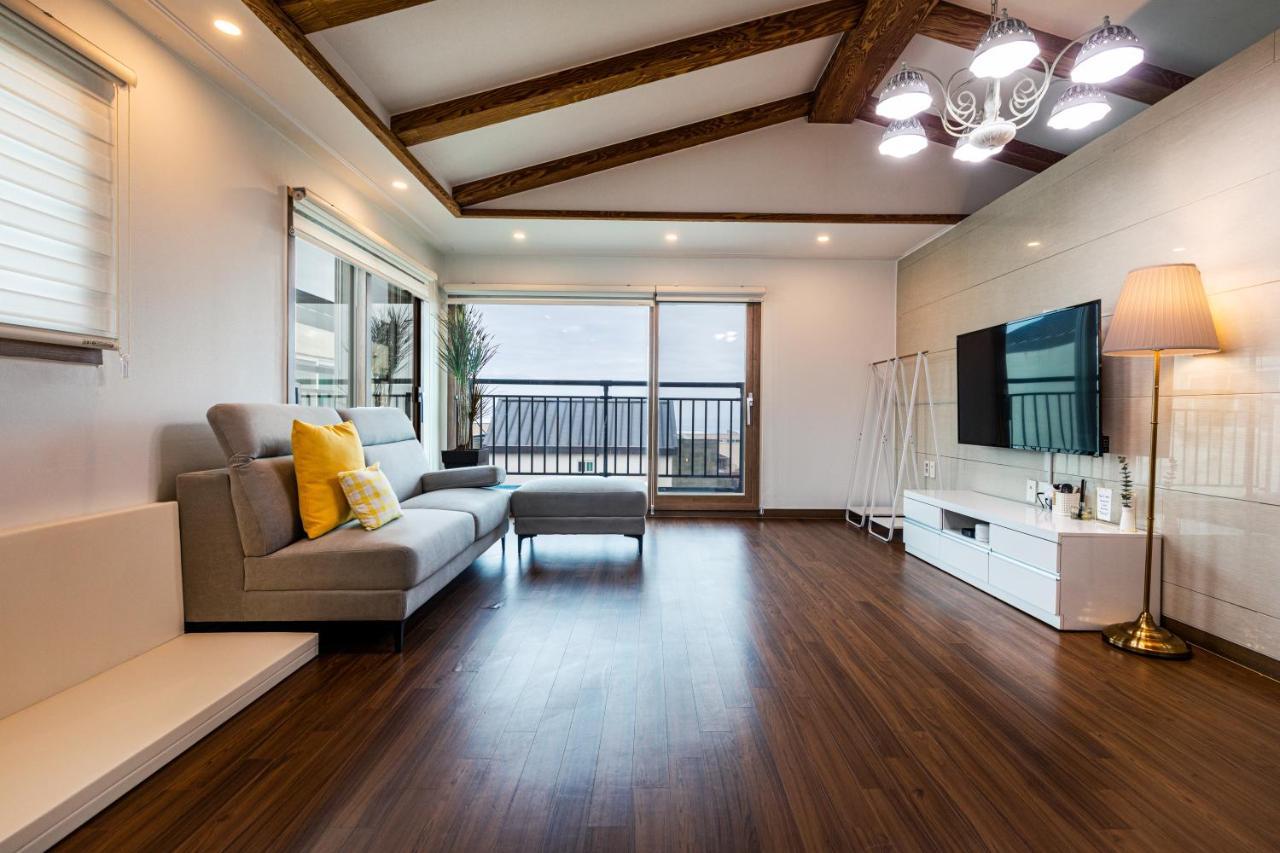Haevichi Private Pension Seogwipo Esterno foto